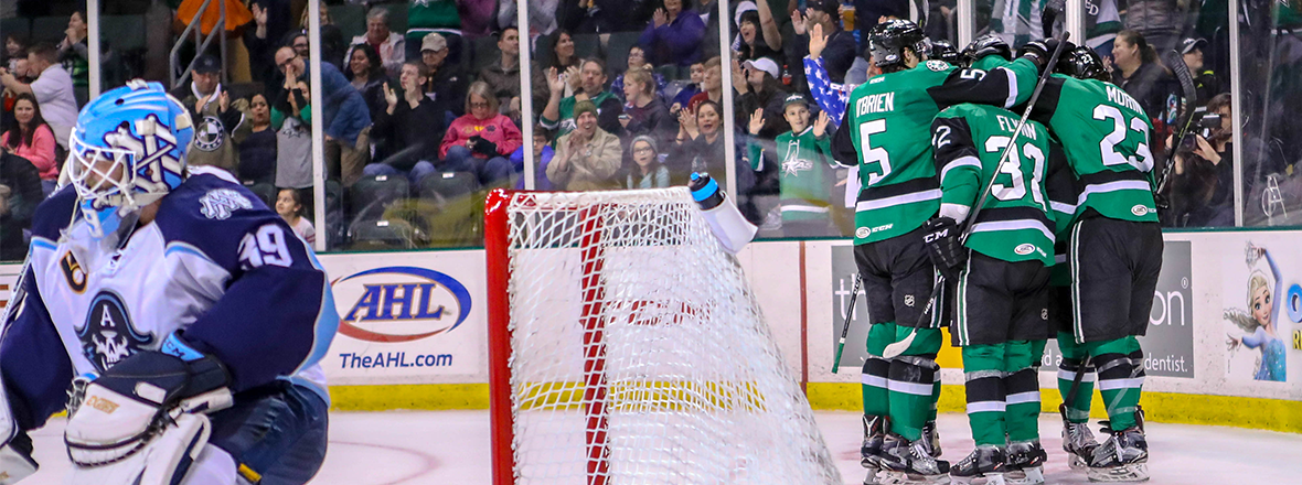 Big Second Period Lifts Stars to 5-2 Win