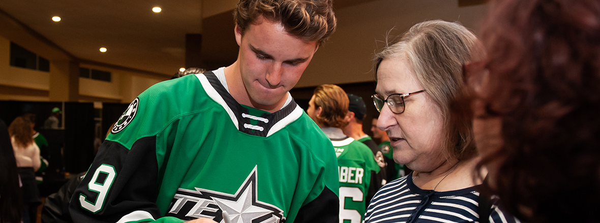 Jake Oettinger Named Stars' Man of the Year