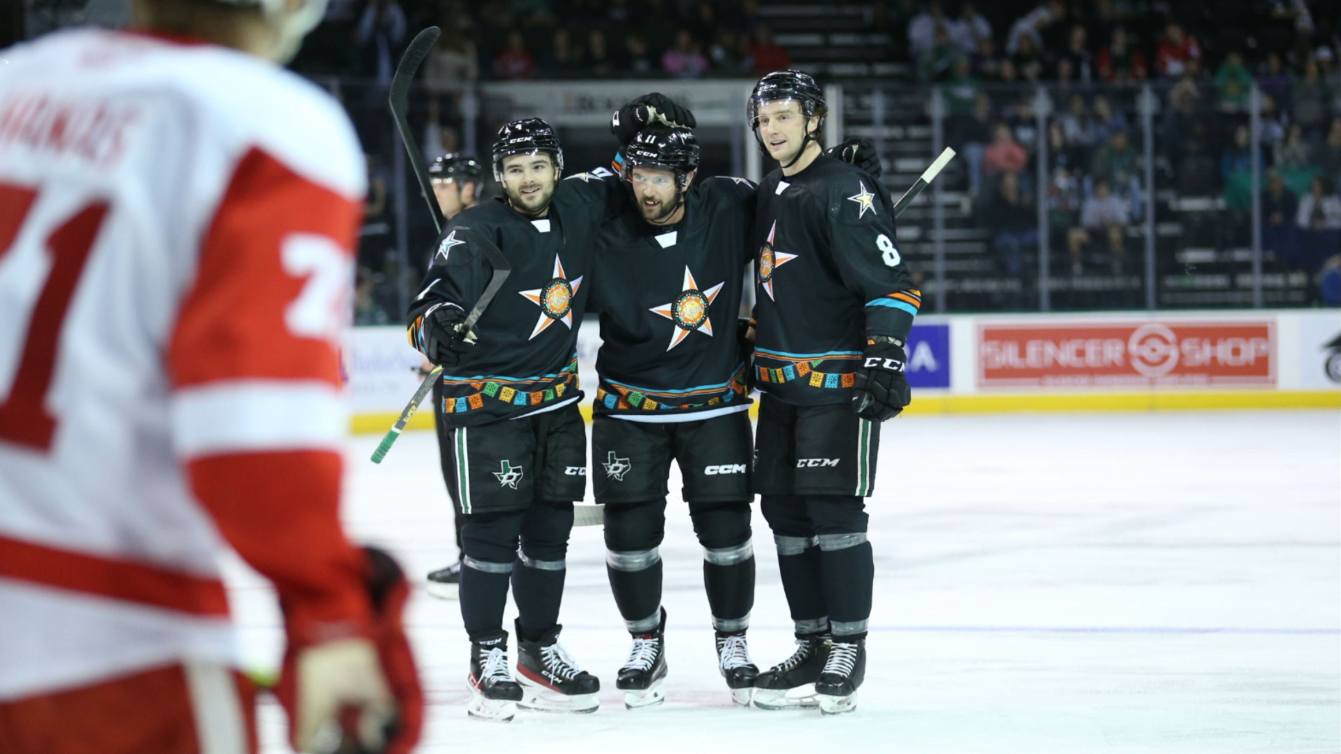 Four-Goal First Period Lifts Stars over Griffins