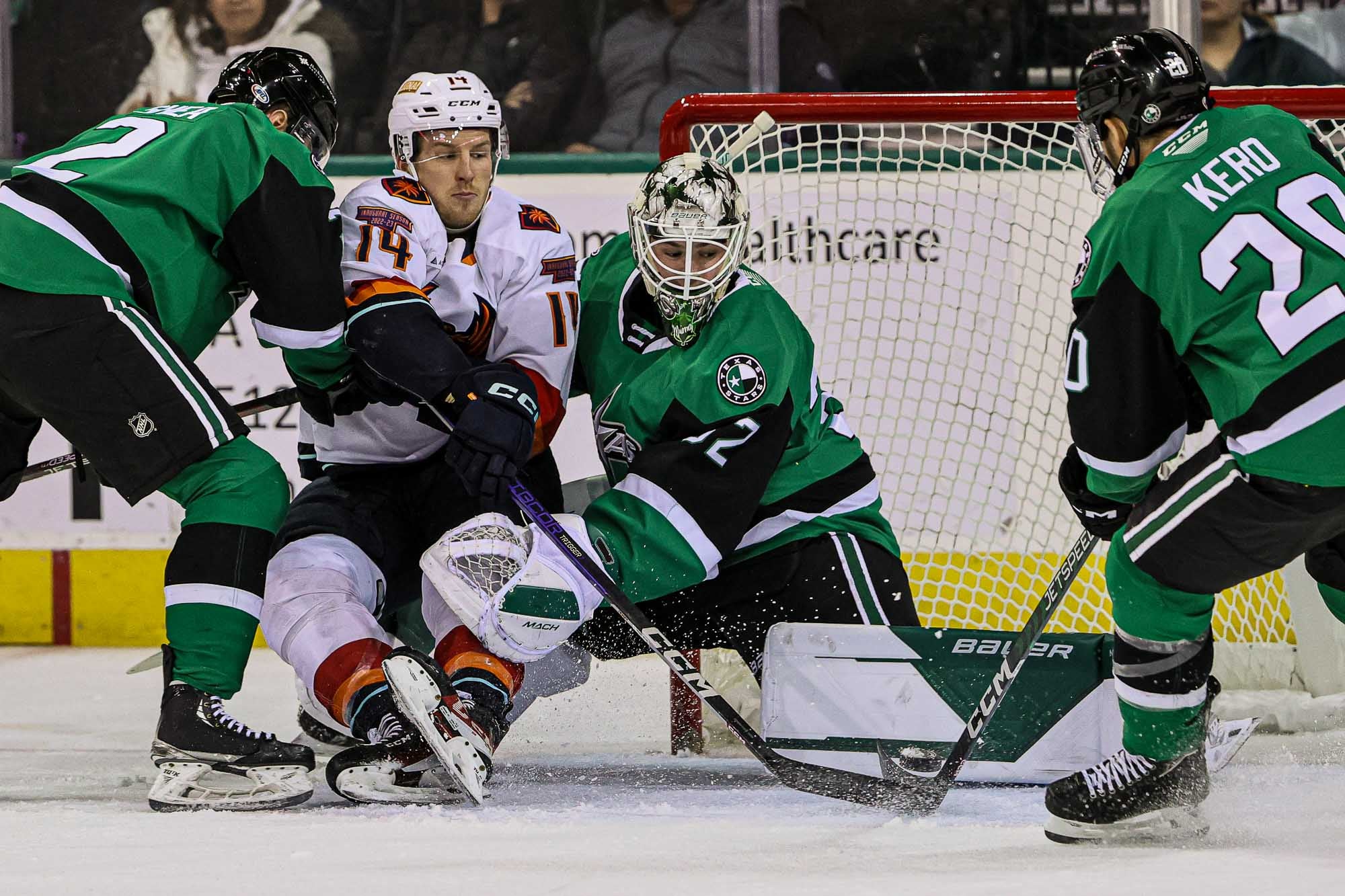 Gulls hold off Condors to take Game 1