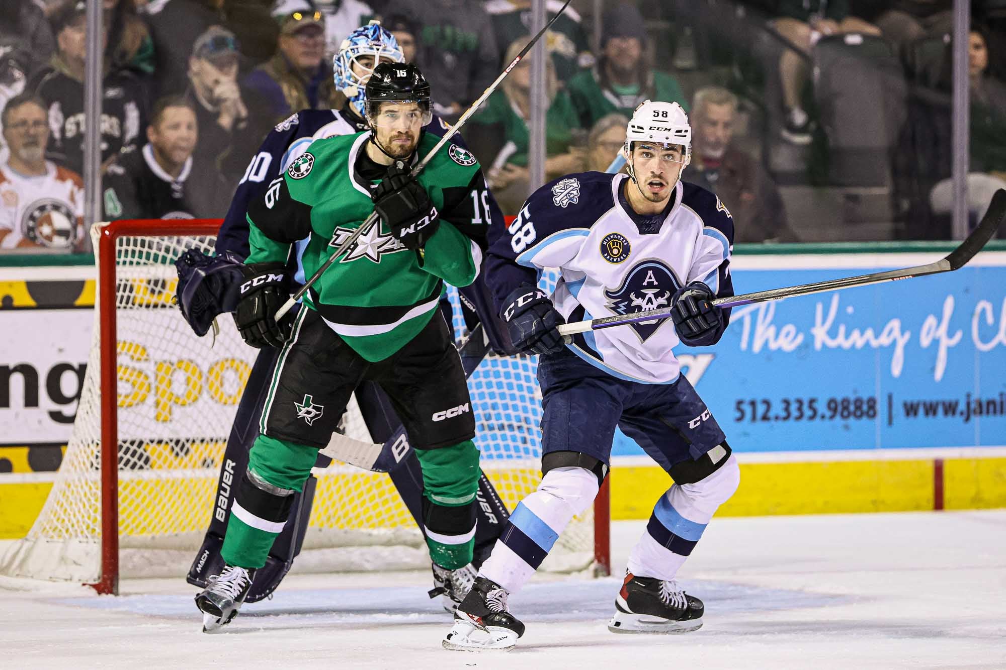 Stars' Jake Oettinger rejoins practice, could make possible return vs.  Sharks