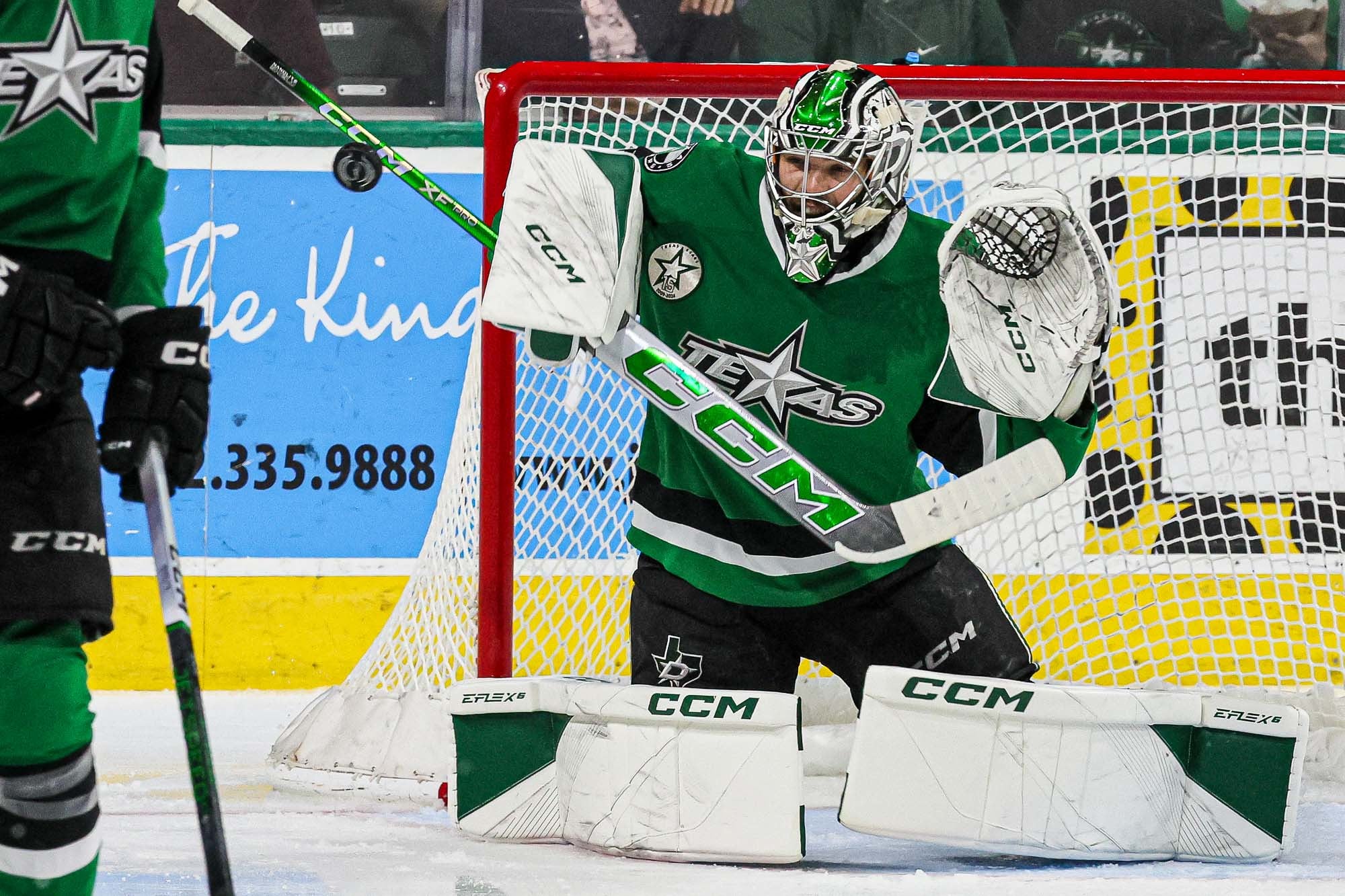Poirier delivers 41-save shutout as Stars sweep Moose