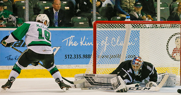 San Antonio Tops Texas 4-2 in Return Home 