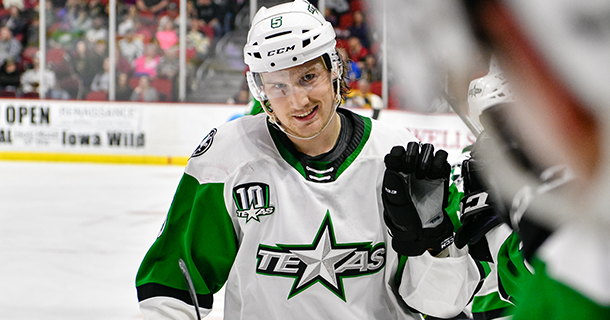 Stars Score Five Unanswered to Top Wild Thumbnail